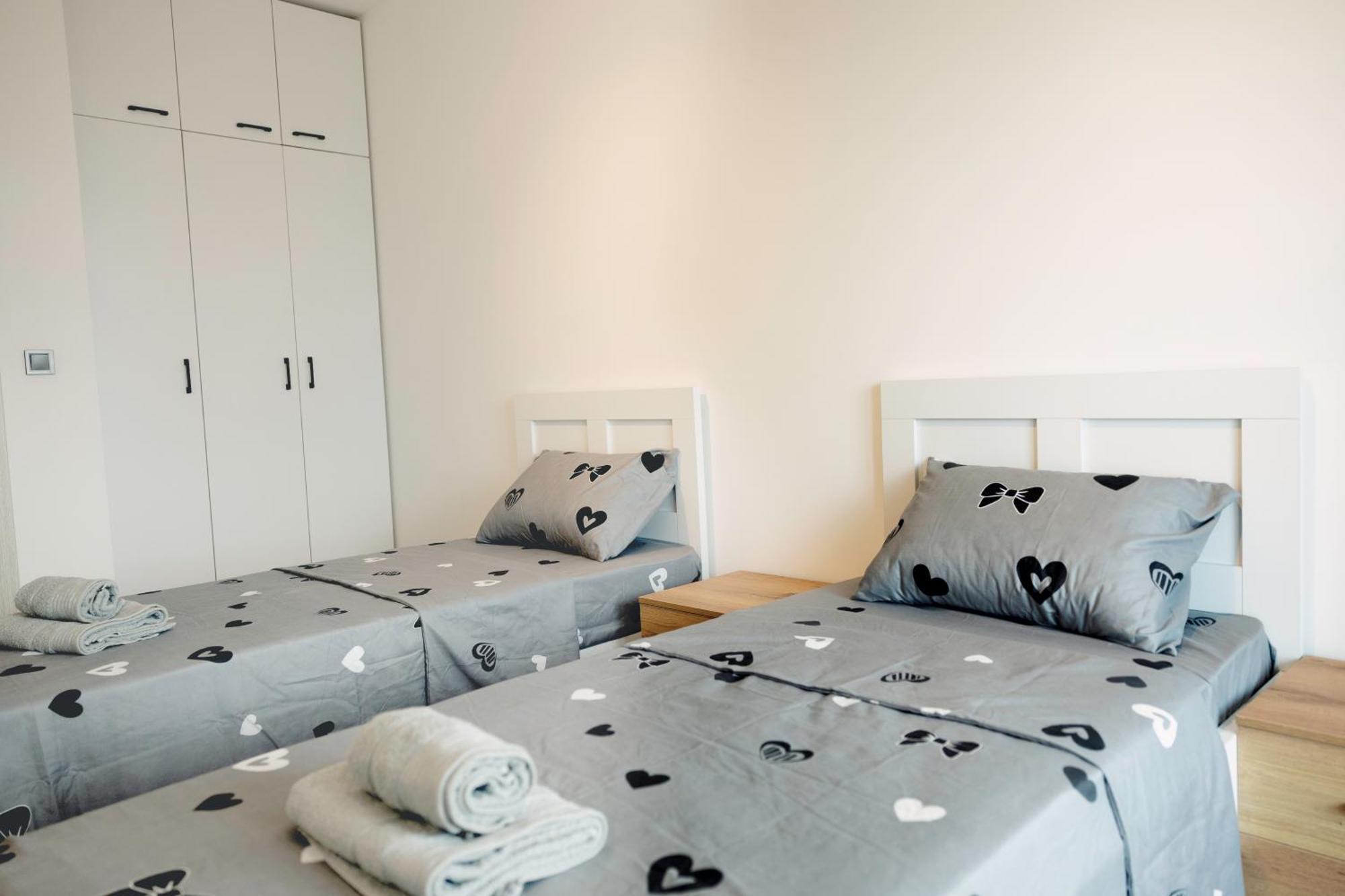 33Rd Floor Twin Apartments In Cevahir Sky City Complex With Pool, Spa, Fitness And Parking Included In Price Skopje Exterior foto
