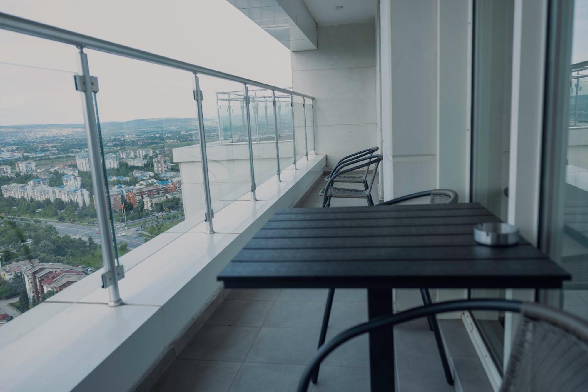 33Rd Floor Twin Apartments In Cevahir Sky City Complex With Pool, Spa, Fitness And Parking Included In Price Skopje Exterior foto